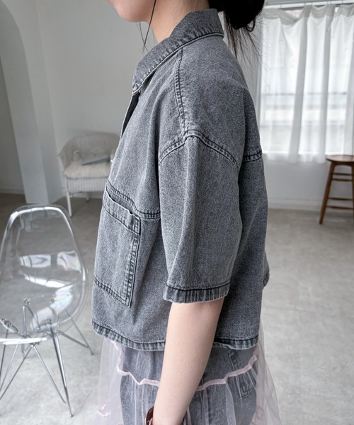 EPIMI E'PIMMY（エピミエピミー）の「ショート丈半袖オーバーデニムシャツ（シャツ/ブラウス・レディース・ブラック/ブルー・MEDIUM）」の16枚目の写真