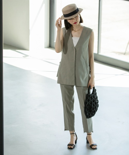 OPAQUE.CLIP（オペークドットクリップ）の「◆セットアップ対応 Vネックジレ ストレッチリネンライク【洗濯機洗い可/UVケア】（ベスト・レディース・ブラック/グレー・38/40/42）」の7枚目の写真