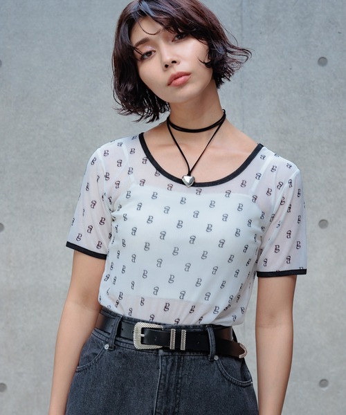 PAGEBOY(ページボーイ)の「モノグラムシアーT(Tシャツ/カットソー・レディース・オフホワイト/アイボリー/ブラック・FREE)」の2枚目の写真