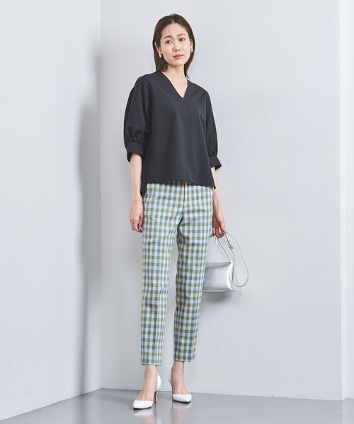 UNITED ARROWS(ユナイテッドアローズ)の「Vネック パフスリーブ ブラウス OX(シャツ/ブラウス・レディース・オフホワイト/ネイビー/その他1・38/36)」の14枚目の写真