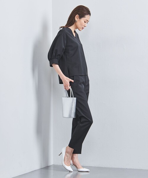 UNITED ARROWS(ユナイテッドアローズ)の「Vネック パフスリーブ ブラウス OX(シャツ/ブラウス・レディース・オフホワイト/ネイビー/その他1・38/36)」の8枚目の写真