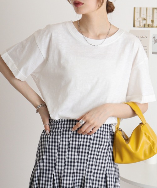 atONE(アットワン)の「オーバーサイズUネックTee(Tシャツ/カットソー・レディース・ネイビー/ブラック/ベージュ/カーキ/オフホワイト/ブルー系その他2/パープル系その他2/ピンク系その他3/ピンク系その他4/ブルー系その他/パープル系その他/モカ・L/M)」の3枚目の写真