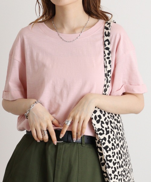 atONE(アットワン)の「オーバーサイズUネックTee(Tシャツ/カットソー・レディース・ネイビー/ブラック/ベージュ/カーキ/オフホワイト/ブルー系その他2/パープル系その他2/ピンク系その他3/ピンク系その他4/ブルー系その他/パープル系その他/モカ・L/M)」の11枚目の写真