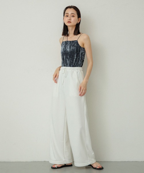 セール】『サイズ展開あり』ベロアカップツキキャミソール