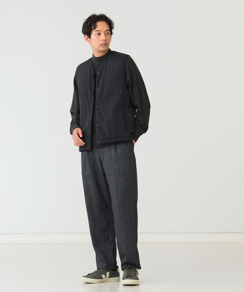 B:MING by BEAMS（ビーミングバイビームス）の「UNIVERSAL OVERALL × CITY DWELLERS / 別注 Sorona(R) Vネック インサレーションベスト（ベスト・メンズ・ブラック・LARGE/MEDIUM）」の8枚目の写真
