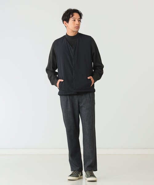 B:MING by BEAMS（ビーミングバイビームス）の「UNIVERSAL OVERALL × CITY DWELLERS / 別注 Sorona(R) Vネック インサレーションベスト（ベスト・メンズ・ブラック・LARGE/MEDIUM）」の9枚目の写真