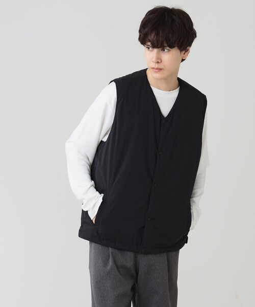 B:MING by BEAMS（ビーミングバイビームス）の「UNIVERSAL OVERALL × CITY DWELLERS / 別注 Sorona(R) Vネック インサレーションベスト（ベスト・メンズ・ブラック・LARGE/MEDIUM）」の15枚目の写真