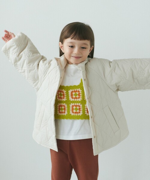 green label relaxing（グリーンレーベルリラクシング）の「フラワーキルト ブルゾン / キッズ 100cm-130cm（ブルゾン・キッズ・ブラック/ライトブルー/イエロー/ナチュラル・100cm/110cm/120cm/130cm）」の6枚目の写真