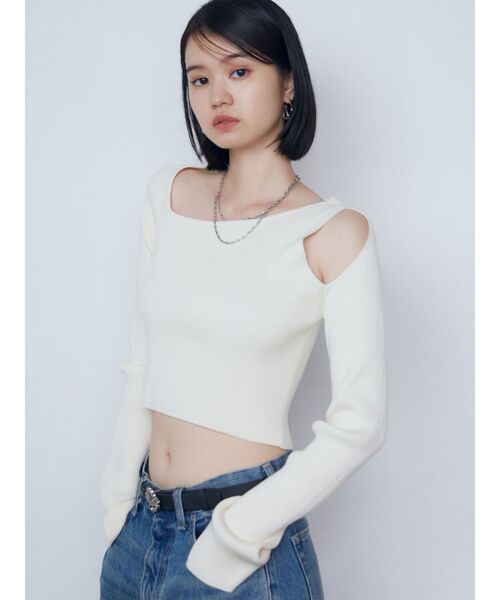 EMODA(エモダ)の「スキンラインニット(ニット/セーター・レディース・ブルー/グレー/ブラック/アイボリー・FREE)」の17枚目の写真