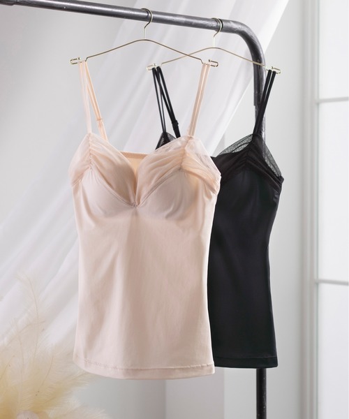 YU'NOW（ユナウ）の「【L字ワイヤーで谷間メイク/安定感◎】まる胸メイクのちゅるんブラキャミ【見えても◎ストラップ】【かわいいチュールデザイン】（インナーウェア/肌着・レディース・アイボリー/ブラック・S/M/L/LL）」の3枚目の写真