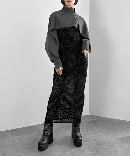 LVEU.（ラブユ.）の「【LVEU.】アシンメトリージップハイネックレイヤードニット / トップス ニット ダブルジップ 長袖 レイヤード ハイネック カットアウト クロップド ショート モノトーン モード ブラック チャコール（ニット/セーター・レディース・ブラック/チャコールグレー・FREE）」の3枚目の写真