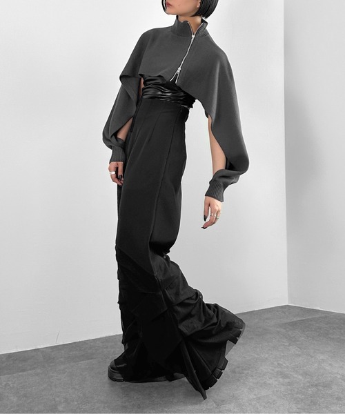LVEU.（ラブユ.）の「【LVEU.】アシンメトリージップハイネックレイヤードニット / トップス ニット ダブルジップ 長袖 レイヤード ハイネック カットアウト クロップド ショート モノトーン モード ブラック チャコール（ニット/セーター・レディース・ブラック/チャコールグレー・FREE）」の14枚目の写真