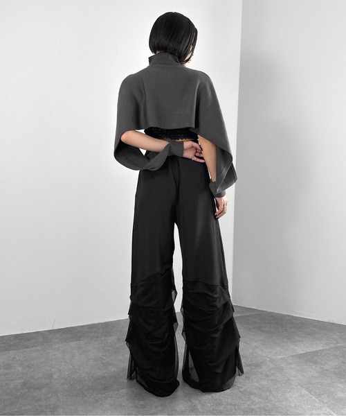 LVEU.（ラブユ.）の「【LVEU.】アシンメトリージップハイネックレイヤードニット / トップス ニット ダブルジップ 長袖 レイヤード ハイネック カットアウト クロップド ショート モノトーン モード ブラック チャコール（ニット/セーター・レディース・ブラック/チャコールグレー・FREE）」の12枚目の写真
