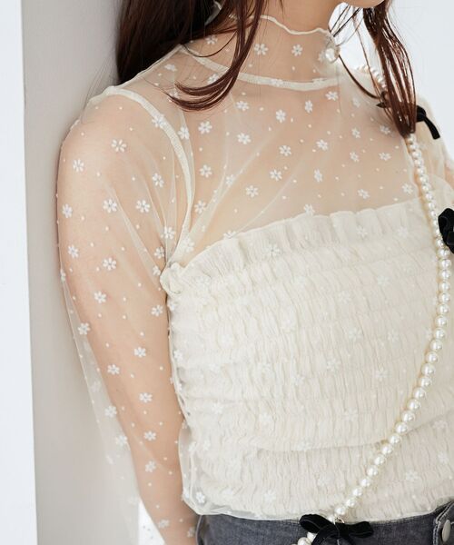 MAJESTIC LEGON（マジェスティックレゴン）の「ニュアンスシアータートルトップス（Tシャツ/カットソー・レディース・グレー/オフホワイト/ブラック/アイボリー・MEDIUM）」の16枚目の写真