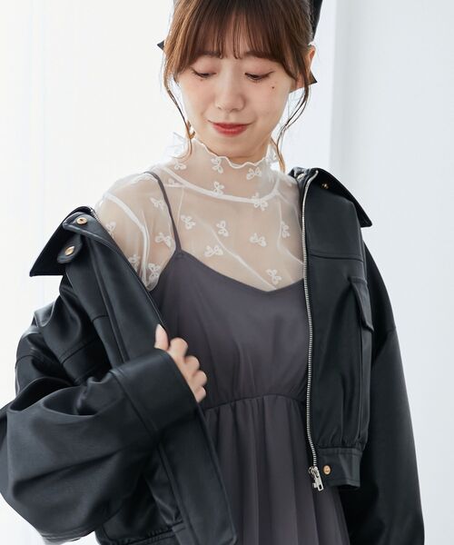 MAJESTIC LEGON（マジェスティックレゴン）の「ニュアンスシアータートルトップス（Tシャツ/カットソー・レディース・グレー/オフホワイト/ブラック/アイボリー・MEDIUM）」の19枚目の写真