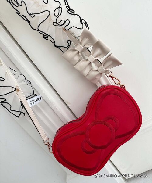 MAJESTIC LEGON(マジェスティックレゴン)の「ハローキティ リボンチェーンバッグ(ショルダーバッグ・レディース・レッド・FREE)」の14枚目の写真