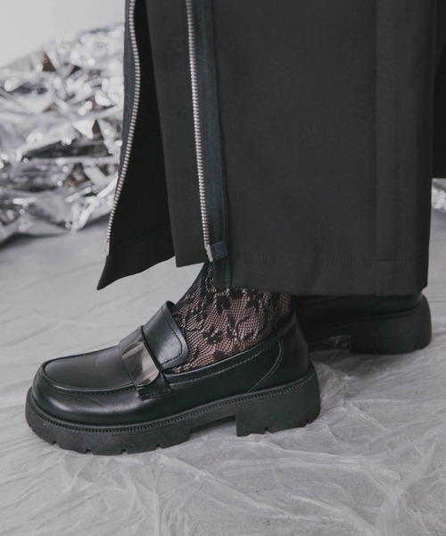 Solace（ソレイス）の「メタリックポイントボリュームソールローファー（ローファー・レディース・ホワイト/ブラック・SMALL/MEDIUM/LARGE）」の7枚目の写真