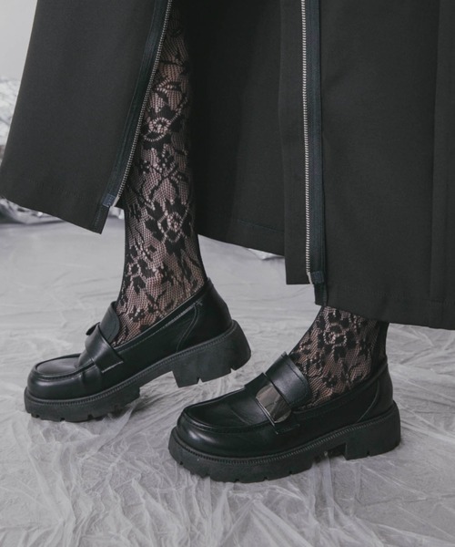 Solace（ソレイス）の「メタリックポイントボリュームソールローファー（ローファー・レディース・ホワイト/ブラック・SMALL/MEDIUM/LARGE）」の6枚目の写真