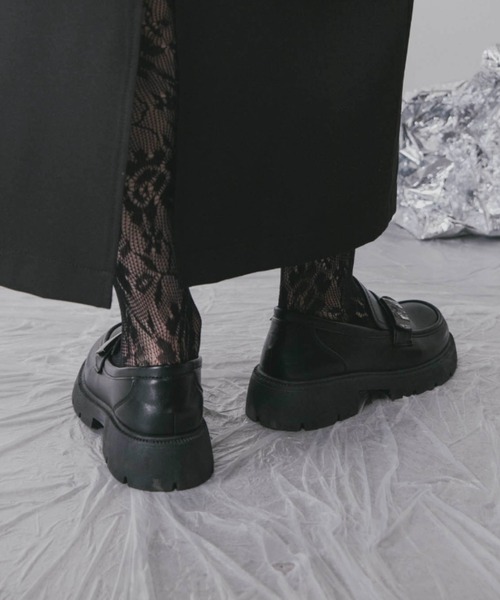 Solace（ソレイス）の「メタリックポイントボリュームソールローファー（ローファー・レディース・ホワイト/ブラック・SMALL/MEDIUM/LARGE）」の8枚目の写真