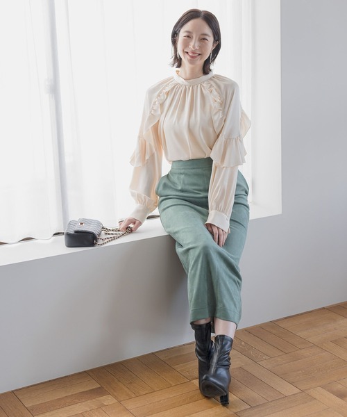 Andemiu(アンデミュウ)の「スウェードIラインスカート148413(スカート・レディース・ベージュ/ネイビー/グリーン/チャコールグレー・SMALL/MEDIUM)」の16枚目の写真
