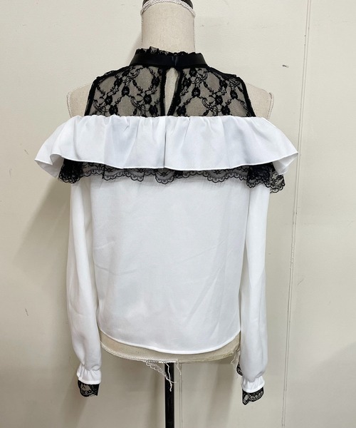 MA*RS（アメーバーマーズ）の「肩開きフリルスライダーブラウス