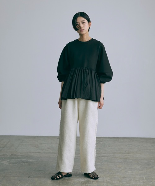 EN NEUME(エンノイム)の「Bonding Peplum Top(Tシャツ/カットソー・レディース・ブラック/ホワイト/チャコールグレー・FREE)」の17枚目の写真