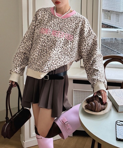 HOOK(フック)の「【HOOK】for girls フロントプリントレオパード総柄リンガースウェット(スウェット・レディース・カーキ/ダークグレー/ベージュ/ダークベージュ・FREE)」の9枚目の写真