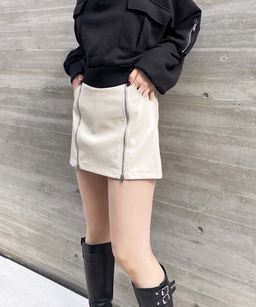 ENVYM(アンビー)の「ダブルファスナーレザースカート(スカート・レディース・アイボリー/ブラック・FREE)」の19枚目の写真