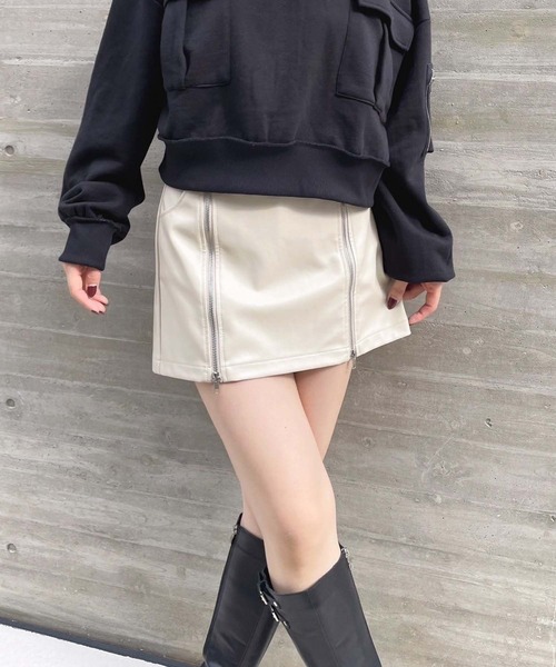 ENVYM(アンビー)の「ダブルファスナーレザースカート(スカート・レディース・アイボリー/ブラック・FREE)」の21枚目の写真