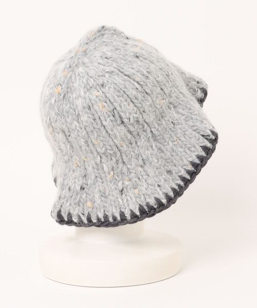 Maison Margiela(メゾンマルジェラ)の「CHUNKY MARLED HANDKNIT BUCKET HAT(ニットキャップ/ビーニー・レディース・グレー・ONE SIZE)」の2枚目の写真