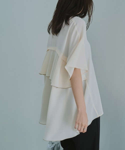 LAVEANGE(ラビアンジェ)の「【洗える】ジョーゼットフレアブラウス│上品見えブラウス/大人フェミニン/半袖/フリル/バイカラー/Aライン/オフィスカジュアル/きれいめ/オンオフ兼用(シャツ/ブラウス・レディース・ホワイト/ネイビー/ブラック・M/LL/3L/4L/5L)」の7枚目の写真