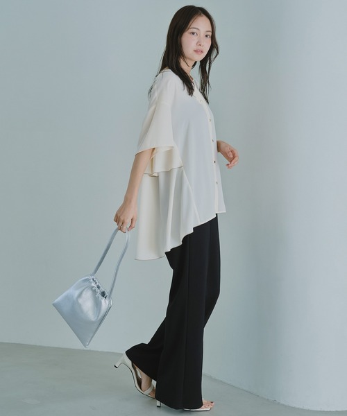 LAVEANGE(ラビアンジェ)の「【洗える】ジョーゼットフレアブラウス│上品見えブラウス/大人フェミニン/半袖/フリル/バイカラー/Aライン/オフィスカジュアル/きれいめ/オンオフ兼用(シャツ/ブラウス・レディース・ホワイト/ネイビー/ブラック・M/LL/3L/4L/5L)」の12枚目の写真