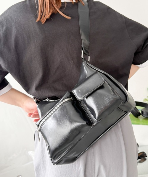 ベージュ ショルダーバッグ ロゴ入り ポーチ付き WEGO/【25年春夏新作】ポーチ付きランダムポケットデザイン