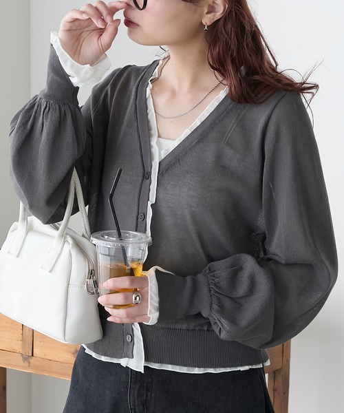 BONLECILL(ボンルシール)の「レイヤード風配色シアーカーディガン(カーディガン/ボレロ・レディース・レッド/ネイビー/アイボリー/チャコールグレー・FREE)」の1枚目の写真