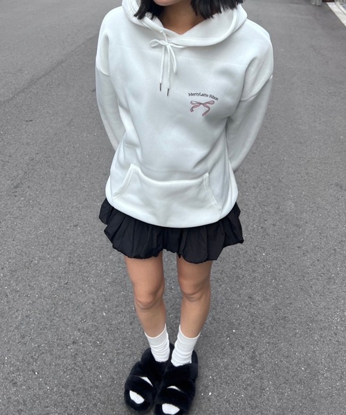 merrylatte（メリーラテ）の「ワンポイントピンクリボンパーカー（パーカー・レディース・ホワイト・MEDIUM/LARGE/SMALL）」の5枚目の写真