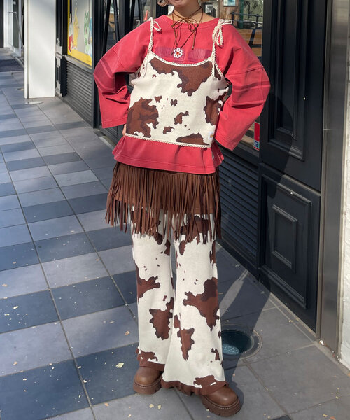 HELLO.SANFRANCISCO(ハローサンフランシスコ)の「【HELLO.SANFRANCISCO/ハローサンフランシスコ】COW柄キャミ(キャミソール・レディース・アイボリー・ONE SIZE)」の2枚目の写真