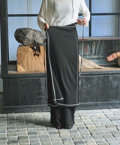 marjour(マージュール)の「STRETCH LIB WRAP SKIRT(スカート・レディース・チャコールグレー/ブラック・M)」の15枚目の写真