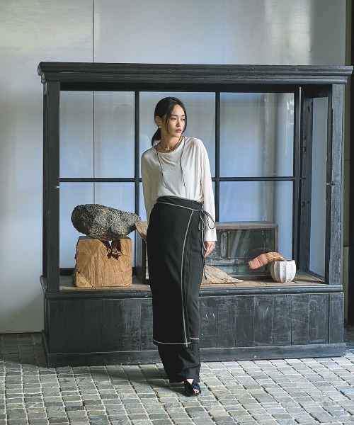 marjour(マージュール)の「STRETCH LIB WRAP SKIRT(スカート・レディース・チャコールグレー/ブラック・M)」の16枚目の写真