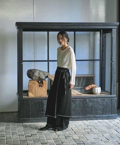 marjour(マージュール)の「STRETCH LIB WRAP SKIRT(スカート・レディース・チャコールグレー/ブラック・M)」の17枚目の写真