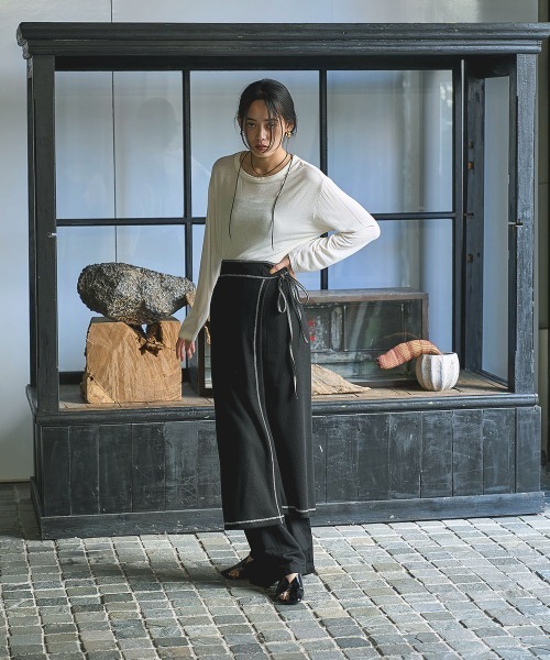 marjour(マージュール)の「STRETCH LIB WRAP SKIRT(スカート・レディース・チャコールグレー/ブラック・M)」の18枚目の写真