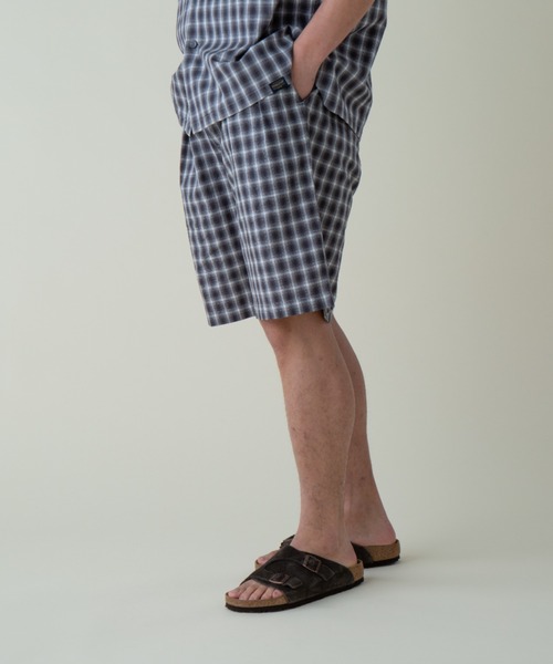 PENDLETON（ペンドルトン）の「ツータックショーツ（UNISEX)（その他パンツ・メンズ・ピンク系その他/グレー×ホワイト・LARGE/MEDIUM/SMALL）」の4枚目の写真