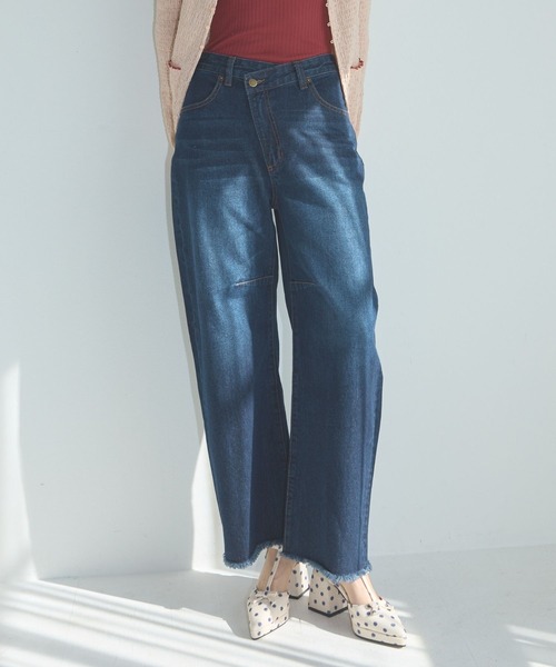 Lil Ambition（リルアンビション）の「フリンジカーヴィーワイドデニム（デニムパンツ・レディース・インディゴブルー/ブラック/ホワイト/ライトブルー・M/S）」の4枚目の写真