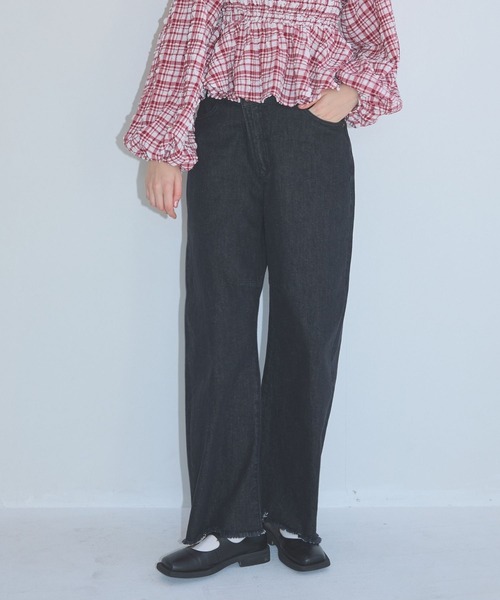 Lil Ambition（リルアンビション）の「フリンジカーヴィーワイドデニム（デニムパンツ・レディース・インディゴブルー/ブラック/ホワイト/ライトブルー・M/S）」の3枚目の写真