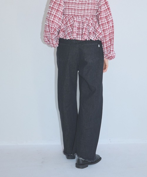 Lil Ambition（リルアンビション）の「フリンジカーヴィーワイドデニム（デニムパンツ・レディース・インディゴブルー/ブラック/ホワイト/ライトブルー・M/S）」の7枚目の写真
