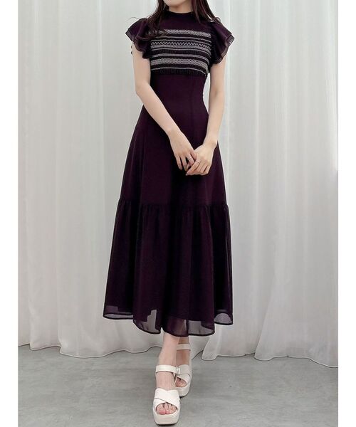 MERCURYDUO（マーキュリーデュオ）の「カラースモッキングラッフルワンピース（ワンピース・レディース・ダークオレンジ/アイボリー/ダークブラウン・MEDIUM/SMALL）」の2枚目の写真