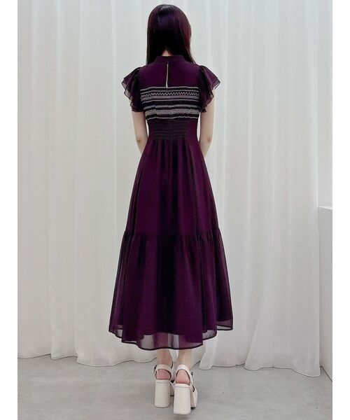 MERCURYDUO（マーキュリーデュオ）の「カラースモッキングラッフルワンピース（ワンピース・レディース・ダークオレンジ/アイボリー/ダークブラウン・MEDIUM/SMALL）」の5枚目の写真
