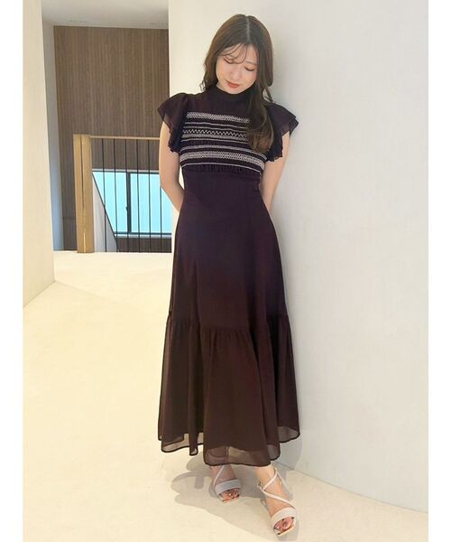 MERCURYDUO（マーキュリーデュオ）の「カラースモッキングラッフルワンピース（ワンピース・レディース・ダークオレンジ/アイボリー/ダークブラウン・MEDIUM/SMALL）」の12枚目の写真