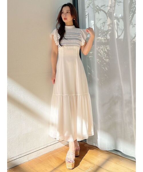 MERCURYDUO（マーキュリーデュオ）の「カラースモッキングラッフルワンピース（ワンピース・レディース・ダークオレンジ/アイボリー/ダークブラウン・MEDIUM/SMALL）」の15枚目の写真