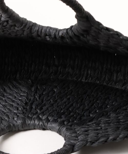 florist（フローリスト）の「【軽い◎】セミサークル編みカゴバッグ/ハンドバッグ（かごバッグ・レディース・オフホワイト/ホワイト×ブルー/ホワイト×ブラック/ブラック/ライトブラウン・FREE）」の14枚目の写真