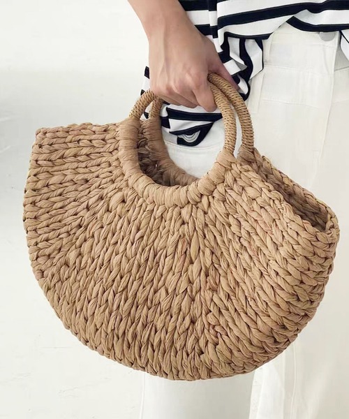 florist（フローリスト）の「【軽い◎】セミサークル編みカゴバッグ/ハンドバッグ（かごバッグ・レディース・オフホワイト/ホワイト×ブルー/ホワイト×ブラック/ブラック/ライトブラウン・FREE）」の5枚目の写真